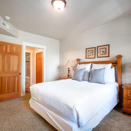 Town Pointe A202 Condo